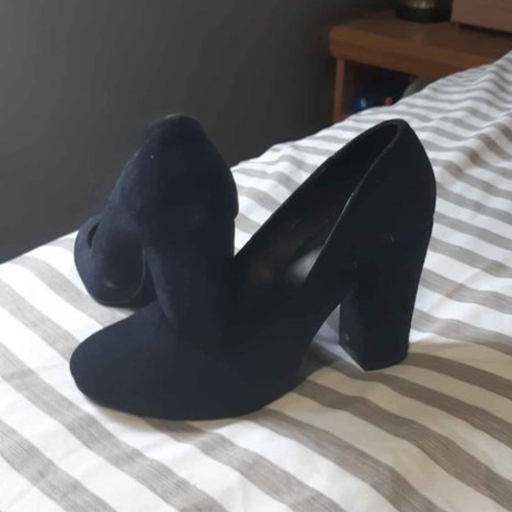 le chateau heeled shoe